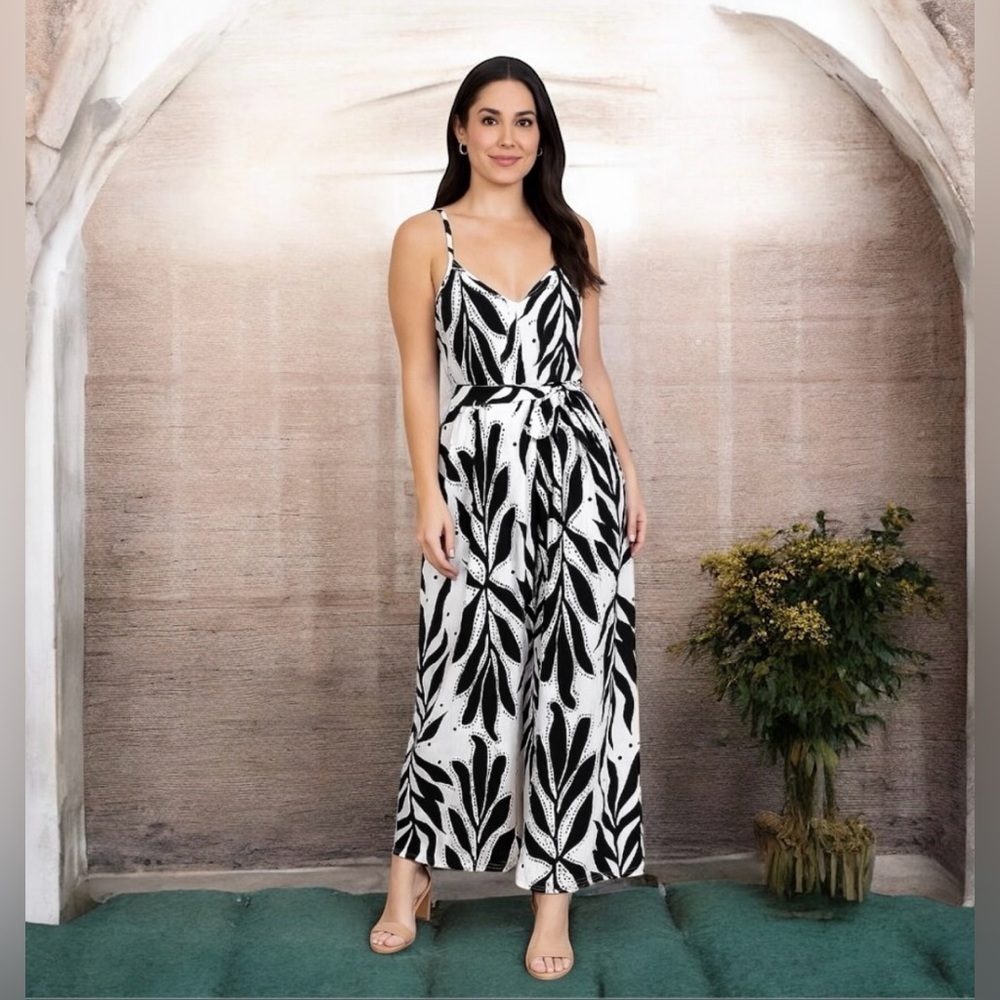 Harlow & Rose Black Cream Spaghetti Strap Wide Leg Jumpsuit with Pockets Boho S